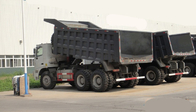 容量 70 トンのの高い剛性率の貨物ボディ LHD 6X4 10 車輪のダンプ トラック