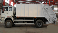 SINOTRUK はゴミ収集のトラック 10-12CBM LHD 4X2 ZZ3161M4311 を圧縮しました