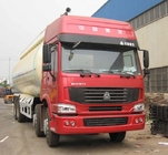 371HP 8X4 RHD 36-45CBM ZZ1317N4667W は粉材料のためのバルク トラックを乾燥します