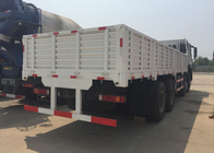 8X4 RHD の貨物トラック 30 - 60 トンのユーロ 2 記号論理学の企業のための 336HP 高い安全性