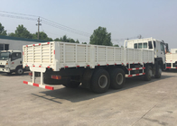 8X4 RHD の貨物トラック 30 - 60 トンのユーロ 2 記号論理学の企業のための 336HP 高い安全性