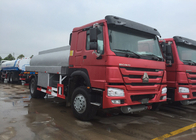 SINOTRUK HOWOの燃料タンクのトラック20トン、6X4 LHD Euro2 290HPの移動式給油車