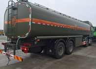 安定した燃料のタンク車SINOTRUK HOWOオイルの交通機関8X4 RHDのための30 - 40トン