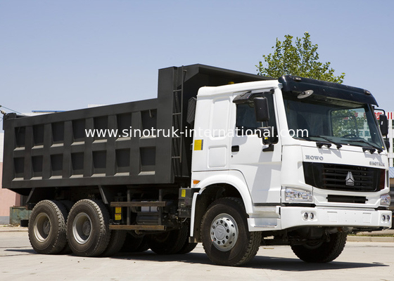 ダンプカーのダンプ トラック SINOTRUK HOWO 10 の車輪は 25-40tons 砂か石に荷を積むことができます