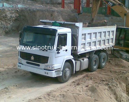 SINOTRUK HOWO のダンプカーのダンプ トラック 6X4 336HP LHD 25-40tons 10-25CBM ZZ3257N3447A1