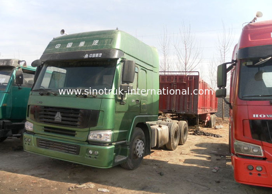 SINOTRUK HOWO のトラクターのトラック LHD 6X4 Euro2 420HP ZZ4257V3241W