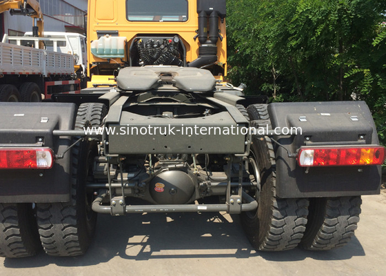 SINOTRUK HOWO のトラクターのトラック LHD 6X4 Euro2 420HP ZZ4257V3241V