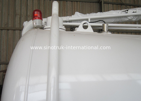 公衆衛生企業 5-6CBM LHD 4X2 Euro2 のための SINOTRUK HOWO の下水の吸引のトラック