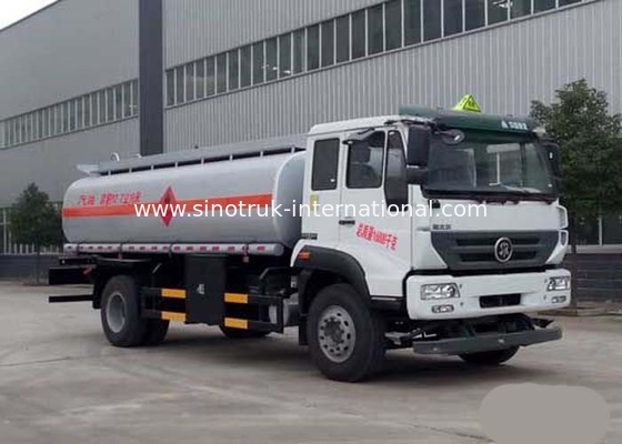 オイルの交通機関 4X2 LHD Euro3 190HP のための SINOTRUK のオイル タンクのトラック 8-12CBM