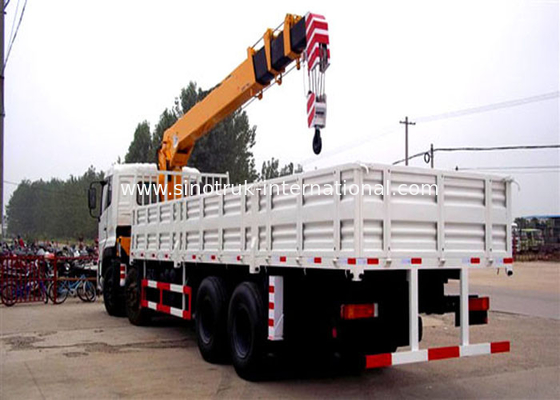 トラック 12 トンは HIAB の高度の救助のための望遠鏡ブーム クレーン 6X4 を取付けました