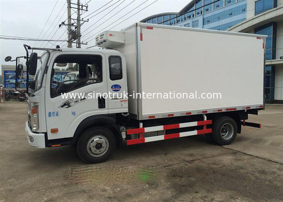 専門家は 8 トンのトラックを 20-25CBM SINOTRUK HOWO LHD Euro3 140HP 4X2 冷やしました