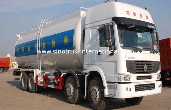 SINOTRUK HOWO の大きさのセメントのトラック 371HP 8X4 RHD 36-45CBM ZZ1317N4667W