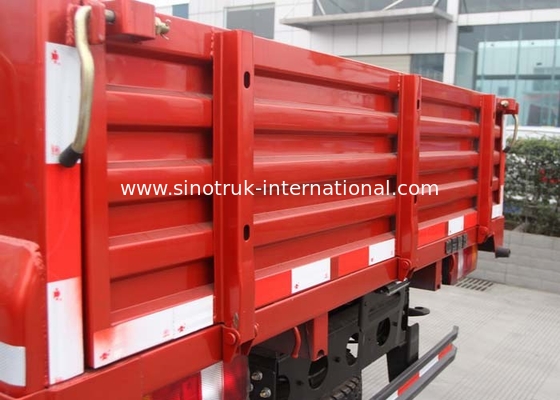 SINOTRUK HOWO 軽量トラック 8 トンの LHD 4X2 116HP ZZ1087D3614C180