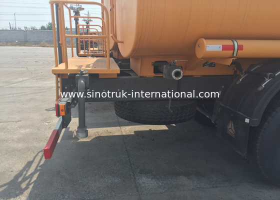 SINOTRUK の飲料水のトラック 25-35CBM WD615.69 336HP LHD 8X4 IFA