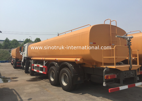 SINOTRUK の飲料水のトラック 25-35CBM WD615.69 336HP LHD 8X4 IFA