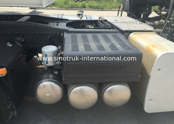 50000L の半 A7 トレーラ トラック 3 の車軸重油の配達用トラック- 65000L タンク