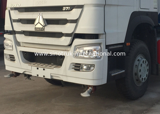 殺虫剤の噴霧のためのSINOTRUK HOWOの飲料水のタンク車LHD 6X4 18CBM