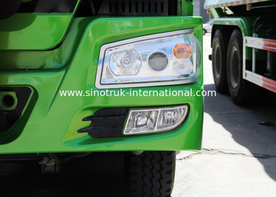 地方自治体の管理のSinotruk Howoのダンプ トラックLHD 6X4のドライブの種類白/赤