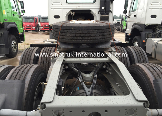SINOTRUK HOWOのトラクターのトラックLHD 6X4 10はEuro2 336 HP ZZ4257S3241Wを動かします