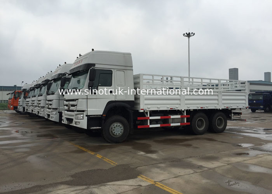 商業貨物バン25 - 30トンのLHD/RHDのユーロ2 266 - 371HP貨物自動車車