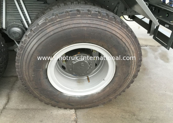 SINOTRUK HOWO A7のダンプカーのダンプ トラック25 - 30トンZZ3257N3847N1を採鉱するための10の車輪RHD