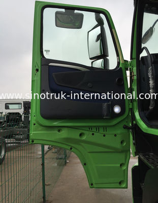 SINOTRUK HOWOの建築材のローディングのための重いダンプ トラックRHD 6X4