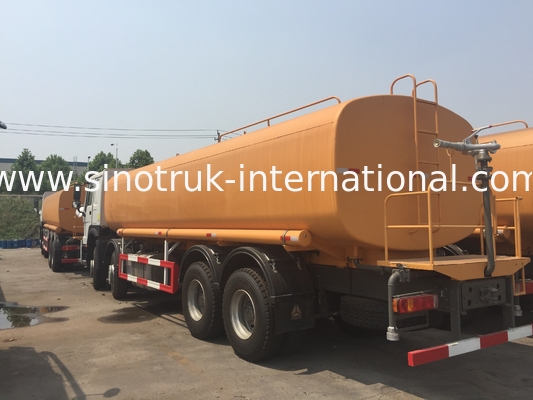 Sinotruk Howoのスプリンクラーの給水車30CBM 8 x 4ユーロ2