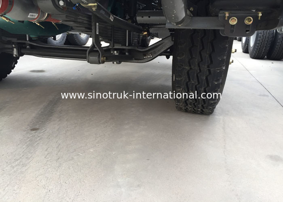 SINOTRUK HOWO Dropsideの貨物商用車はシャーシLHD 6X4 371HPをトラックで運びます