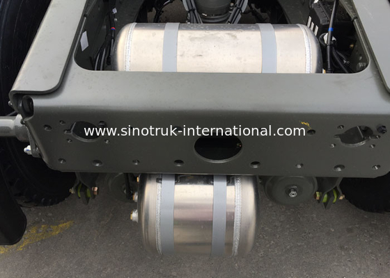 オレンジSINOTRUK HOWOの牽引のトラクターのトラックRHD 10は371 HP ZZ4257S3241Wを動かします