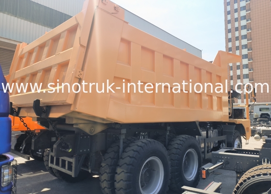 シノトルク・ホウ・マイニング・ティッパー・ダンプトラック 90トン 6 × 4 高強度鋼貨体