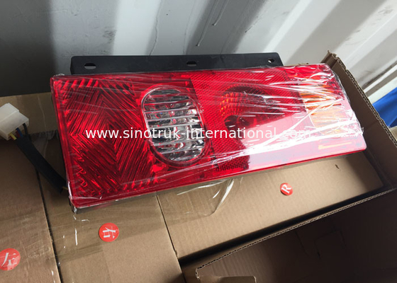 HOWO A7のトラクターのトラックの身体部分の後部尾ランプWG9925810001