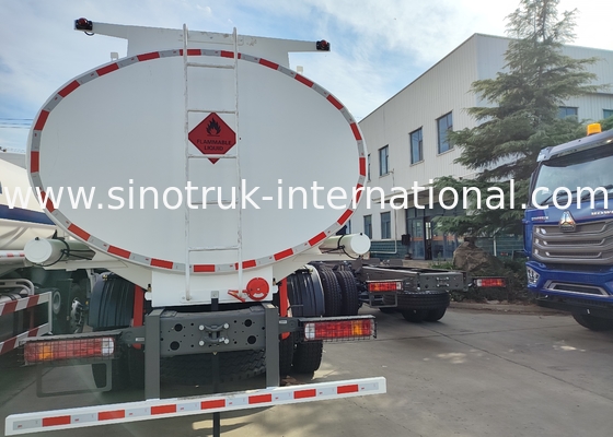 SINOTRUK HOWO レッド 380HP 8×4 12ホイール 高容量オイルタンク トラック