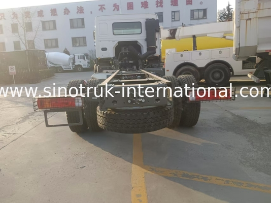 SINOTRUK HOWO 貨物トラック 16-20 トン 4X2 LHD 300HP