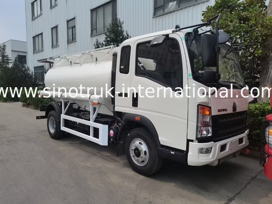 SINOTRUK HOWO 4X2 6ホイール オイルタンクトラック 5-6CBM 流量計付きシングルビン