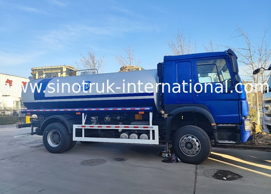 SINOTRUK HOWO 4x2 300HP 10m3の水タンクボディを持つ青いシャーシ