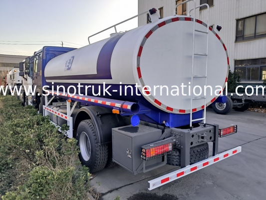 SINOTRUK HOWO 水タンクトラック 4x2 RHD 300HP 10CBM 持続的な水輸送