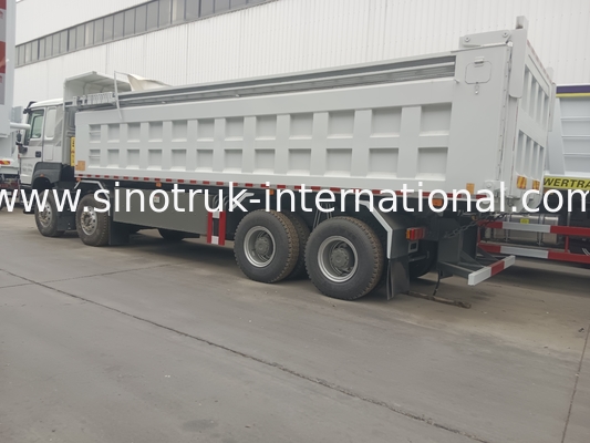SINOTRUK HOWO 380HP ターパーダンプトラック 12輪 LHD 31トンの 20-30CBM V7-X キャビーン