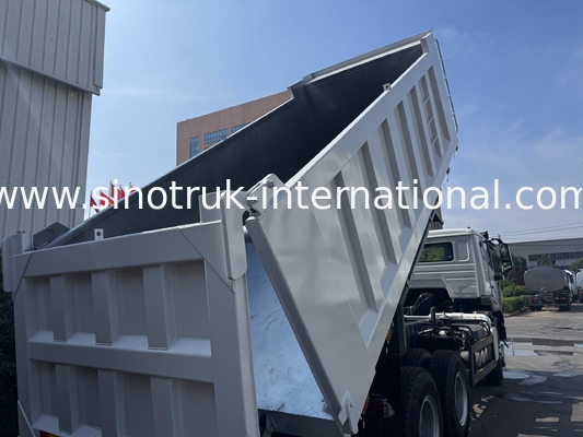 SINOTRUK HOHAN Howo ダンプトラック ミドルリフティング Weichai エンジン 6 × 4 LHD 長方形カーゴボックス 白 19-20CBM