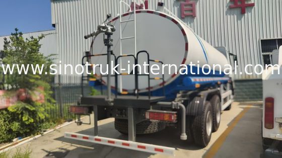 HOWO 6*4 ドライブ 400HP 18m³ 大規模エンジニアリング散水車 (散水車/散水器、道路の粉塵抑制と灌漑に最適)