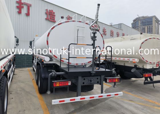 VGD95フロントアクスル性能と容量を備えた4650 1350mmホイールベース水タンク車