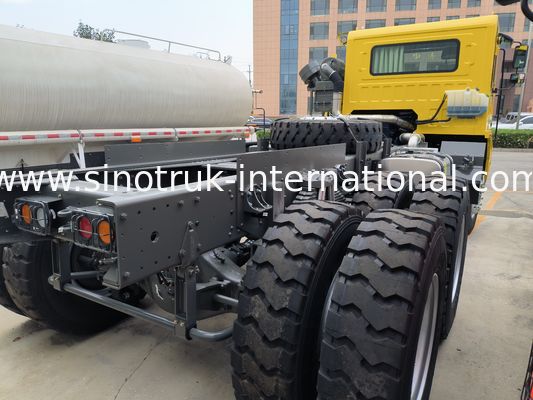 貨物箱の寸法5800*3200*1800mmとトラックキャビンのHW7Dを持つ汎用的な重荷輸送機