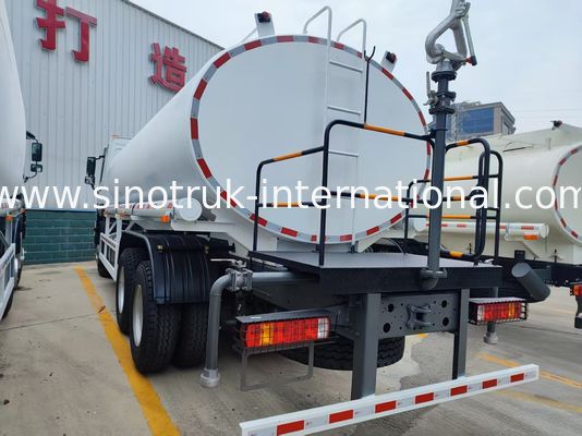 白 30CBM 水タンク車 (6×4、380HP、左ハンドル): 液体輸送の主な利点