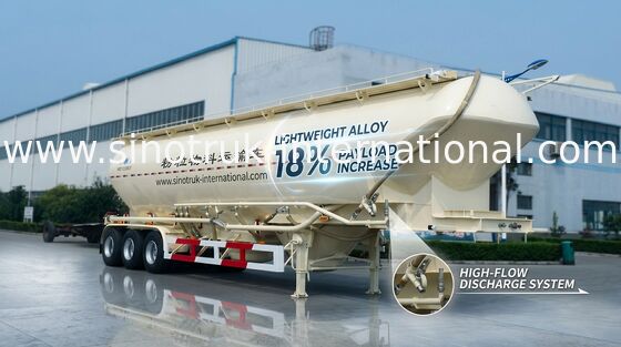 半粉物質的なタンク55-65CBM WeichaiエンジンのトラクターのトレーラーSINOTRUK HOWO