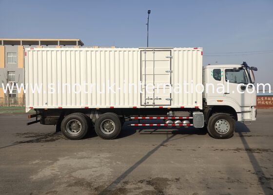 シノトラック製ギアボックス搭載の6×4駆動ヘビーデューティートラック、優れた積載能力と運用信頼性を提供