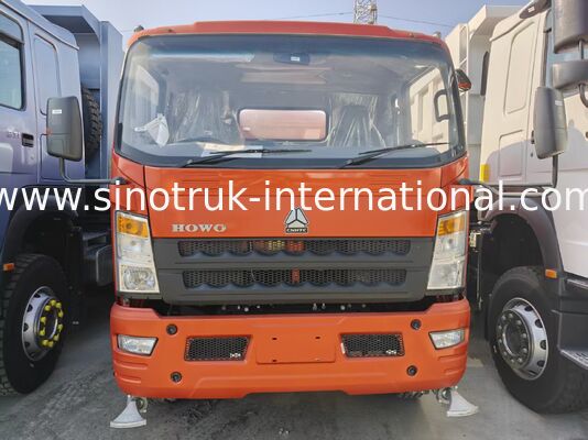 SINOTRUK HOWO 4×2 ライトスプリンクラー、6CBM 給水タンク車