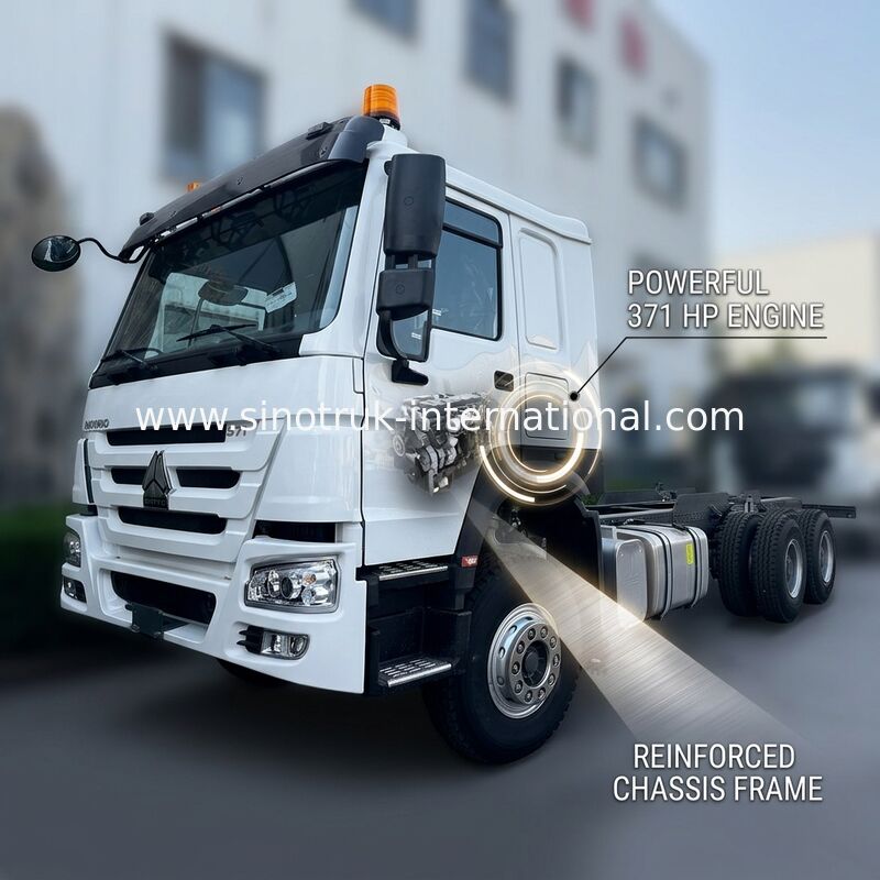SINOTRUK HOWO トラック シャーシ SINOTRUK エンジン371HP 6 × 4 RHD 警告ライト付き ダンプトラック 貨物トラック 水道トラック