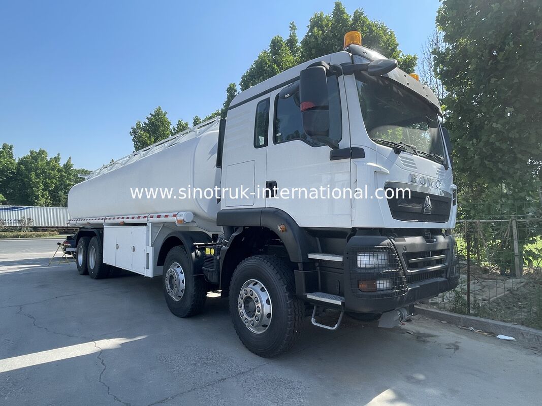 HOWO 8X4 石油油貯蔵タンク 燃料配送トラック 35CBM 2つの警告ライト