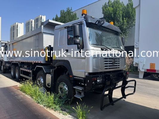 中国重汽 HOWO 371HP 8X4 ダンプトラック 建設用 旧型フロントフェイス ミリタリーバンパー 鉱山地域用 二つの警告灯 U字型コンテナ
